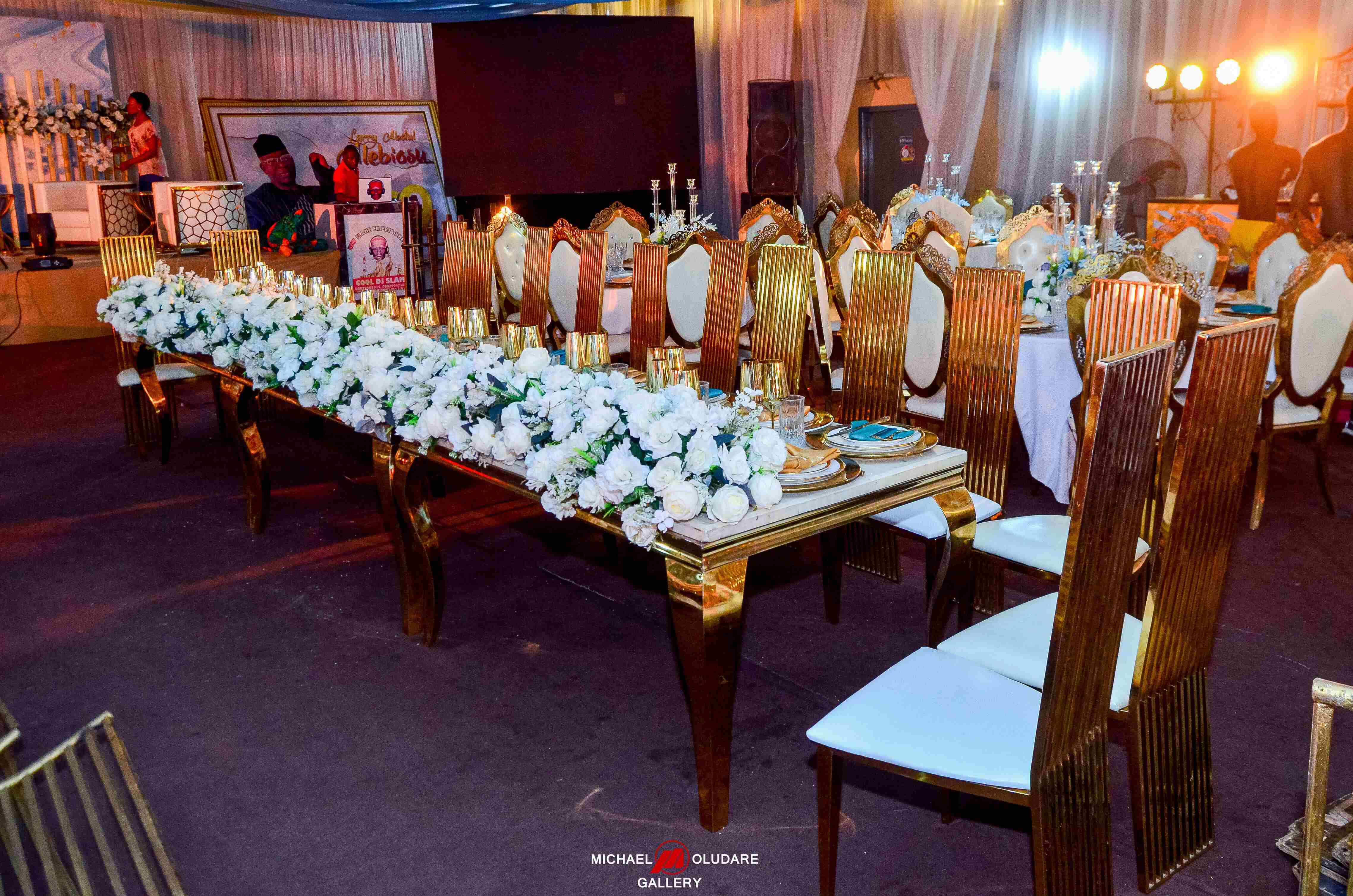 Table styling with soft lilac florals