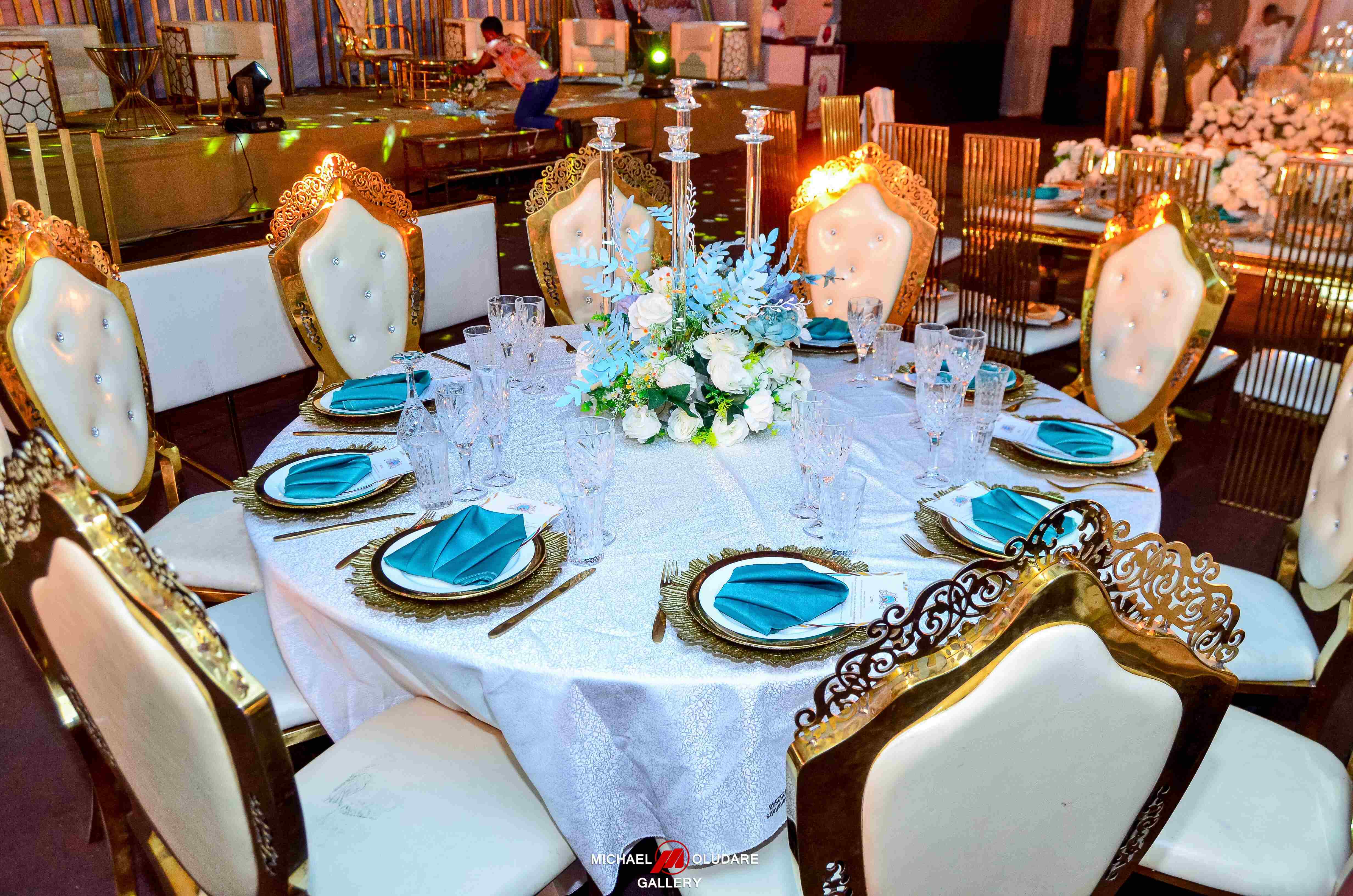 Table styling with soft lilac florals