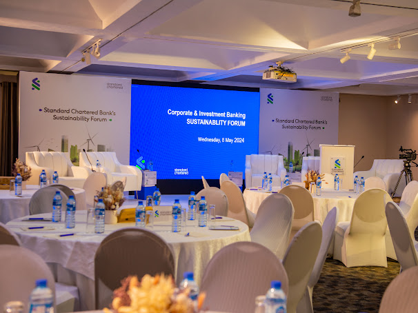 Corporate forum stage and seating